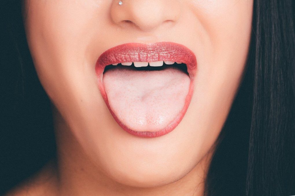 裏側矯正は舌癌になる？裏側矯正と舌癌の関係とは